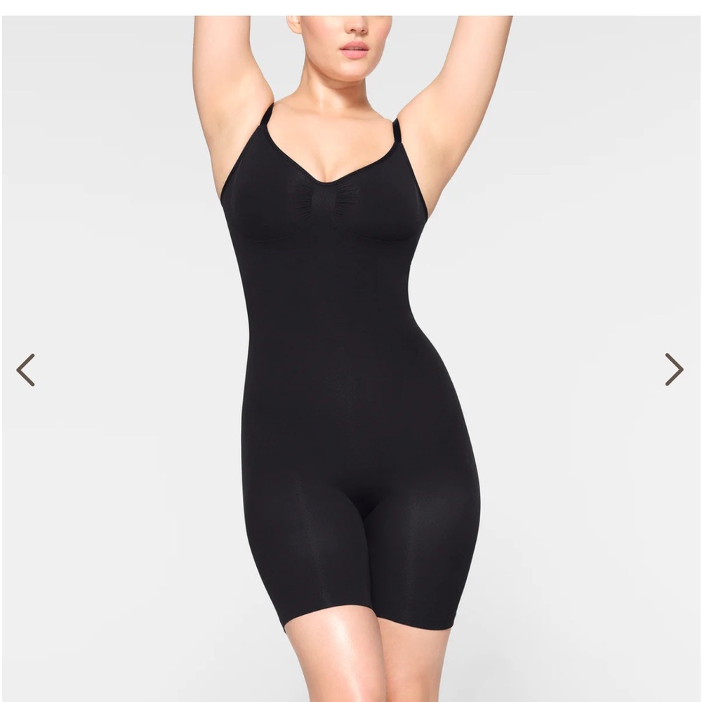 NWT Skims mid thigh bodysuit - Picture 1 of 3